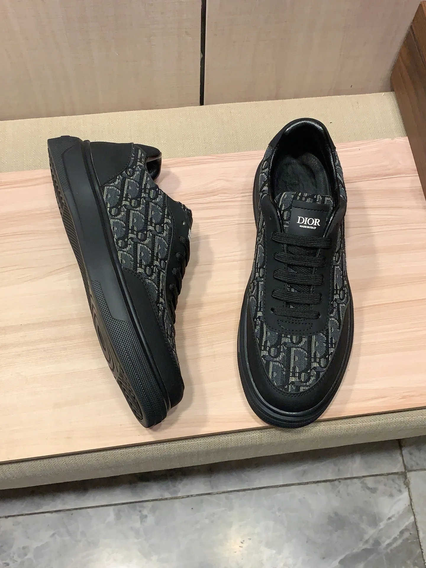 Men's men's shoes💰420💰💰🎩🎩[Lightning][Lightning] "Dior DIOR*" The latest • popular casual shoes, top brand [seduce] luxury ~ purchasing agency, top ~ quality. [Strong] The upper is made of imported breathable cowhide with material ➕ breathable sheepskin feet (•) and fine workmanship. The original stylish and stylish soft rubber wear-resistant and non-slip outsole is light and comfortable on the feet. The real thing looks better when photographed in person. 111: code: 38-44, 3️⃣ colors selected